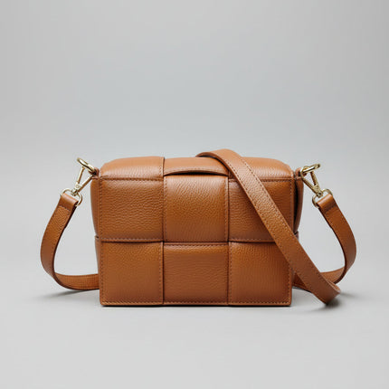 Borsa in Pelle Intrecciata con Tracolla Regolabile